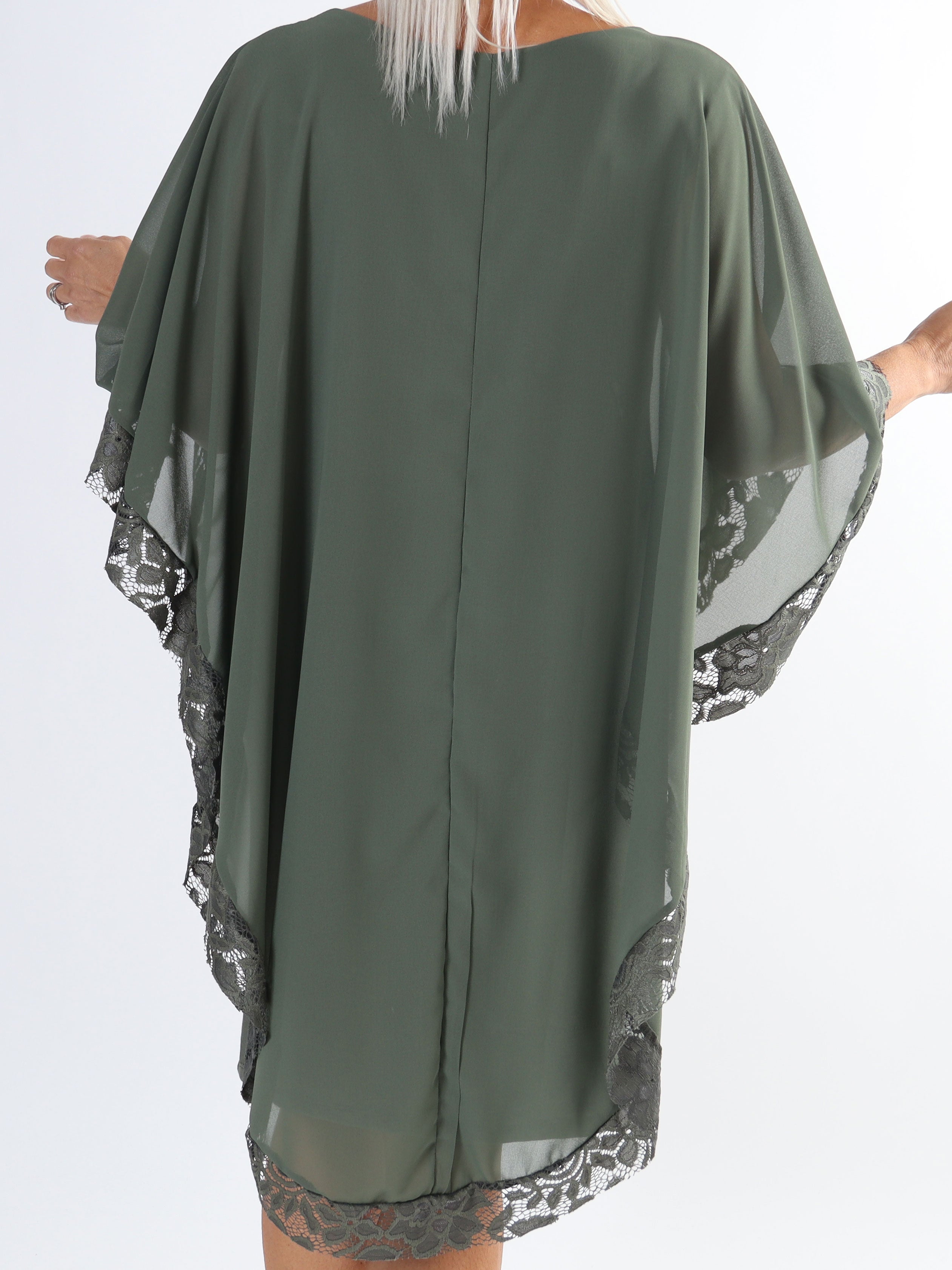 Kenya Edge - Plus size tunikaklänning med chiffonglager och spetskant